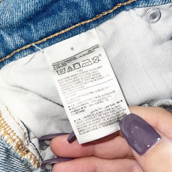 Old Navy Ski Hi Extra High Rise Button Fly Light Wash Distressed Cuffed Shorts - Picture 8 of 8